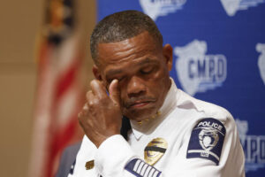 Photo of Chief Johnny Jennings crying at an April 30 press conference regarding the shooting of four police officers in Charlotte, North Carolina.